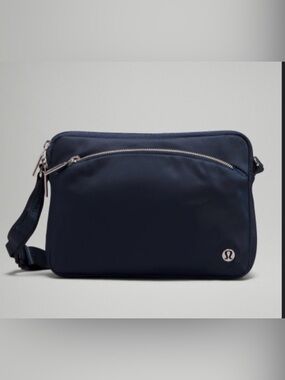 Lululemon City Adventurer Navy Crossbody Bag 2.5L